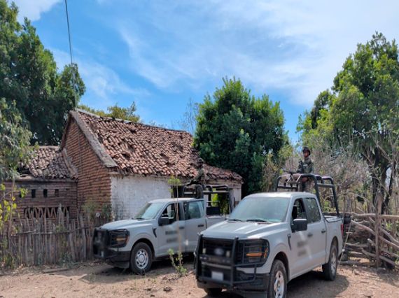 elementos del ejercito decomisan armas largas y cartuchos en operativos al sur de sinaloa