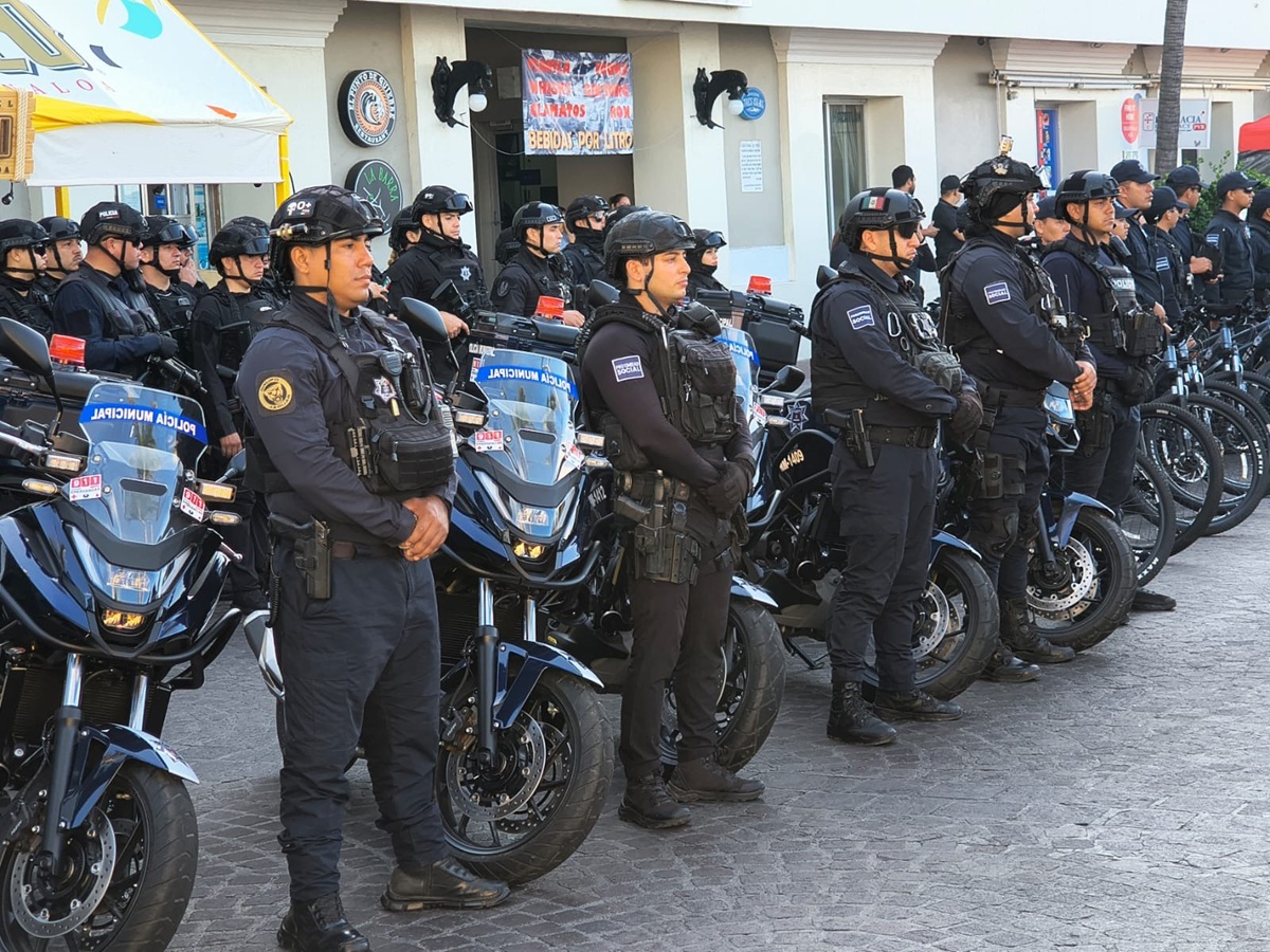 Elementos de seguridad en Mazatlán