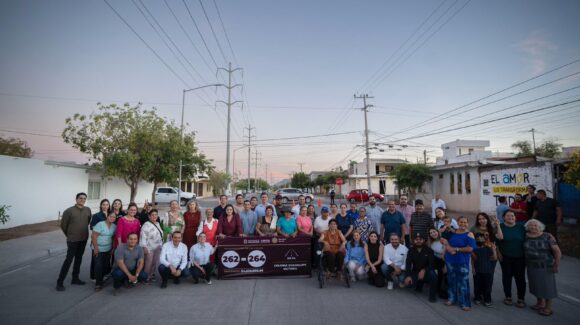 Gámez Mendívil entrega tres calles en la Guadalupe Victoria, en Culiacán, y da banderazo de inicio a tres más