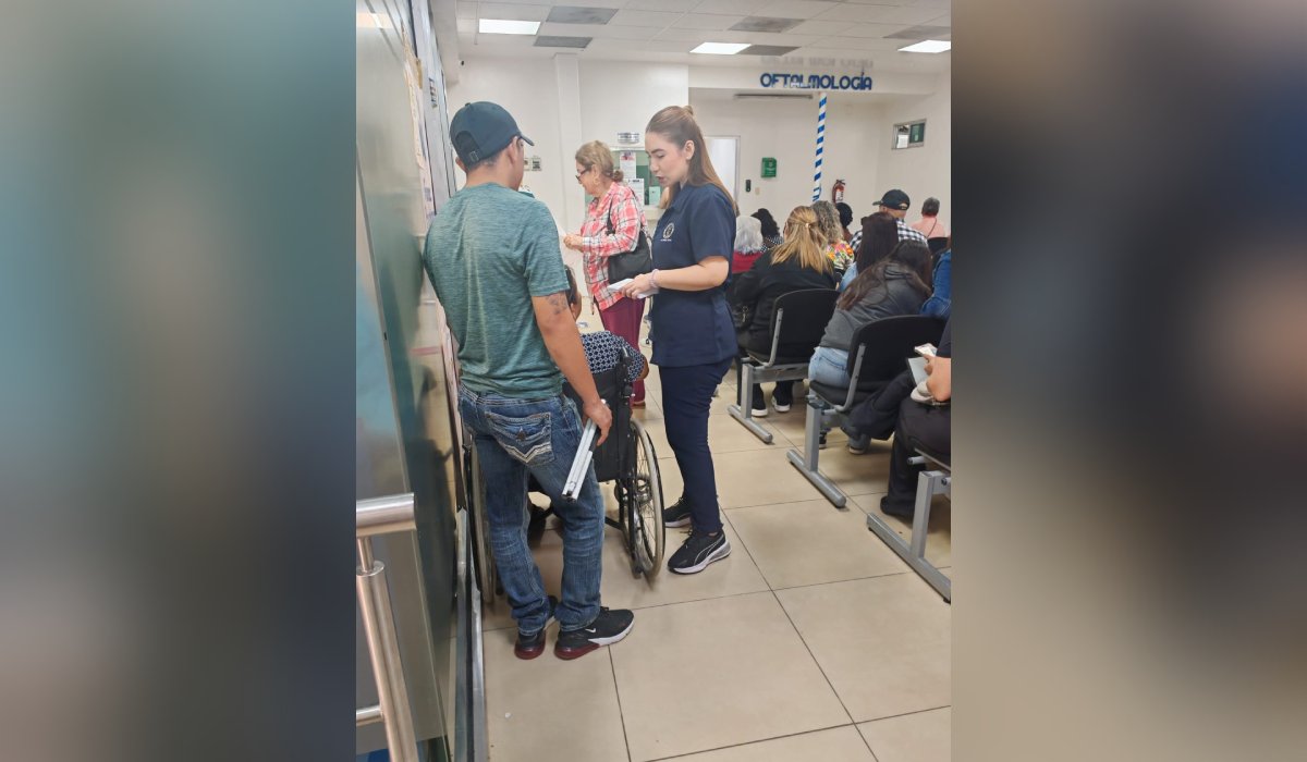 Entrega de certificados de discapacidad en el Hospital Civil de Culiacán