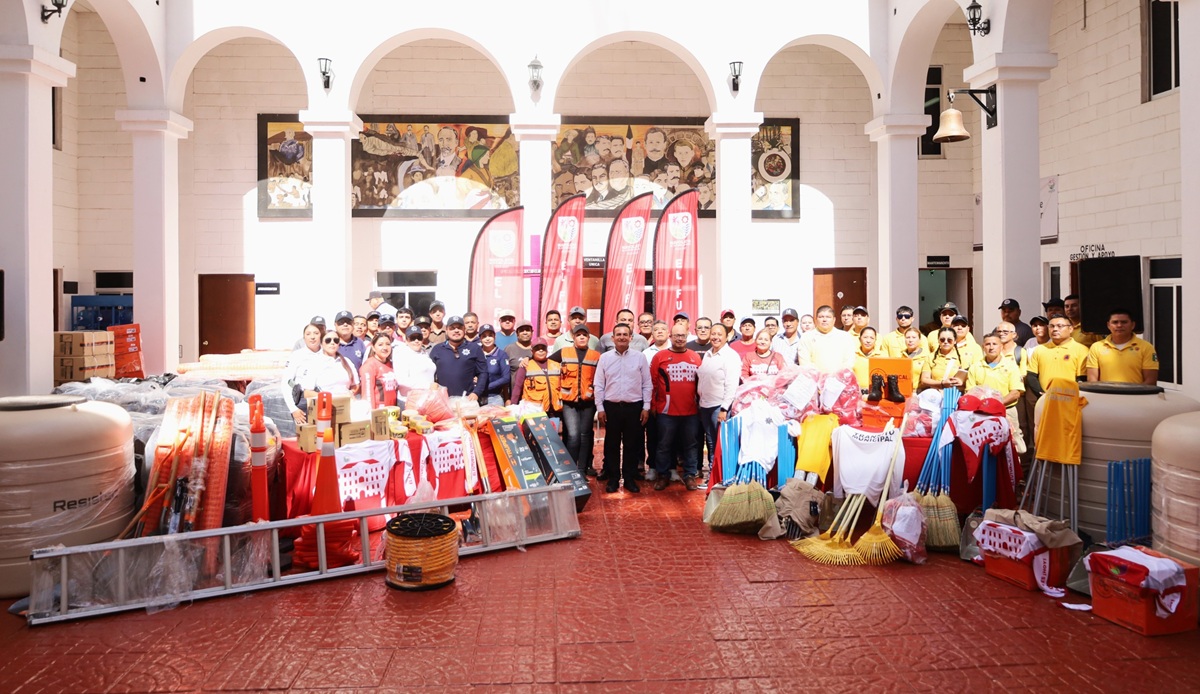 Entregan equipamiento a elementos de operativo de Semana Santa