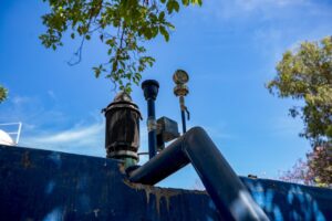 Entregan línea de conducción y equipamiento en El Tajito, Guasave