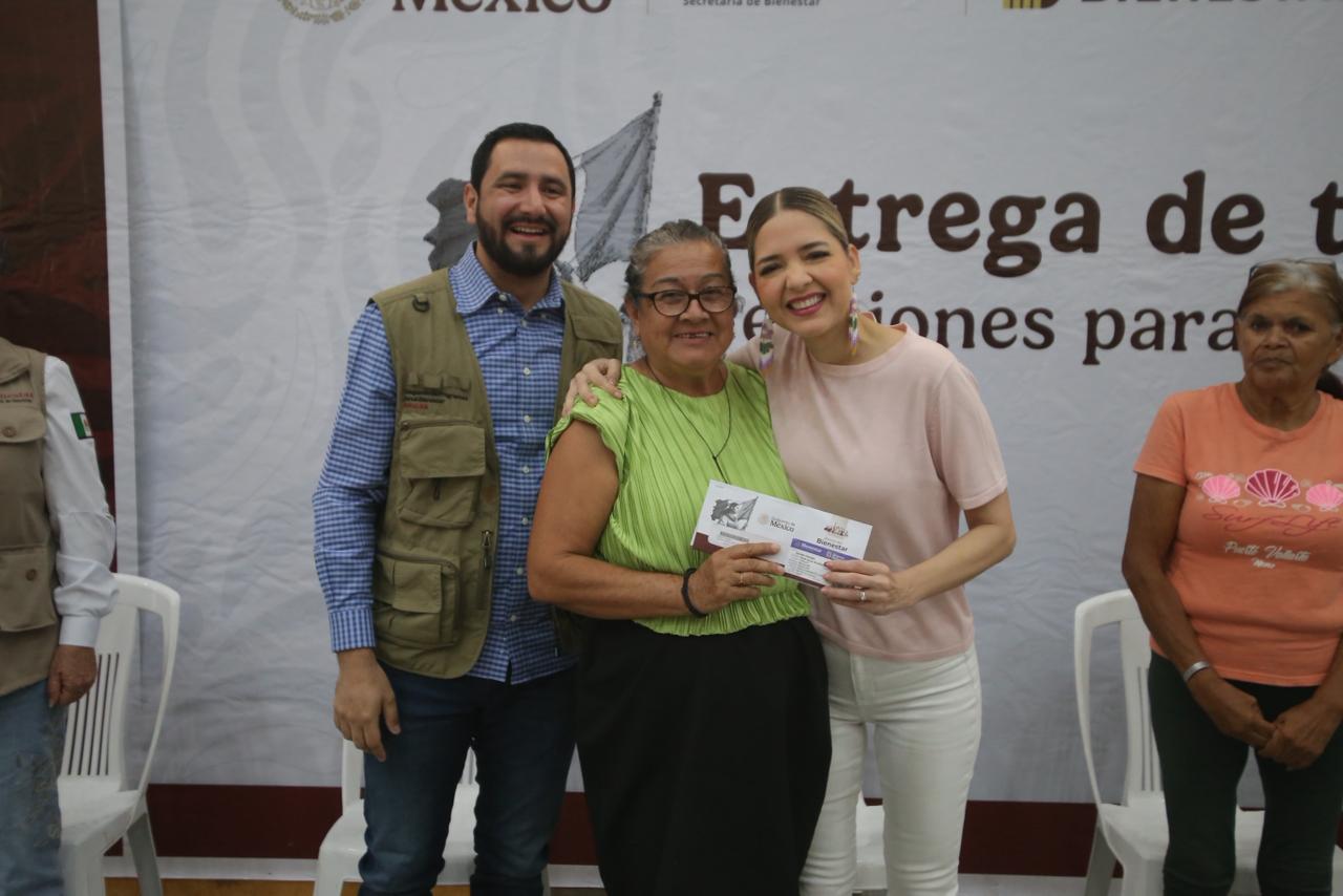 Entregan tarjetas de Programas para el Bienestar en Mazatlán