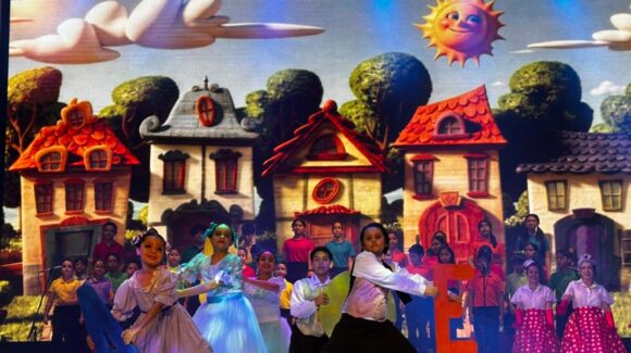 ¿Quién es el que anda ahí? Cri Cri renace en Mazatlán, Sinaloa; niñas y jóvenes conquistan el escenario con magia, música y memoria