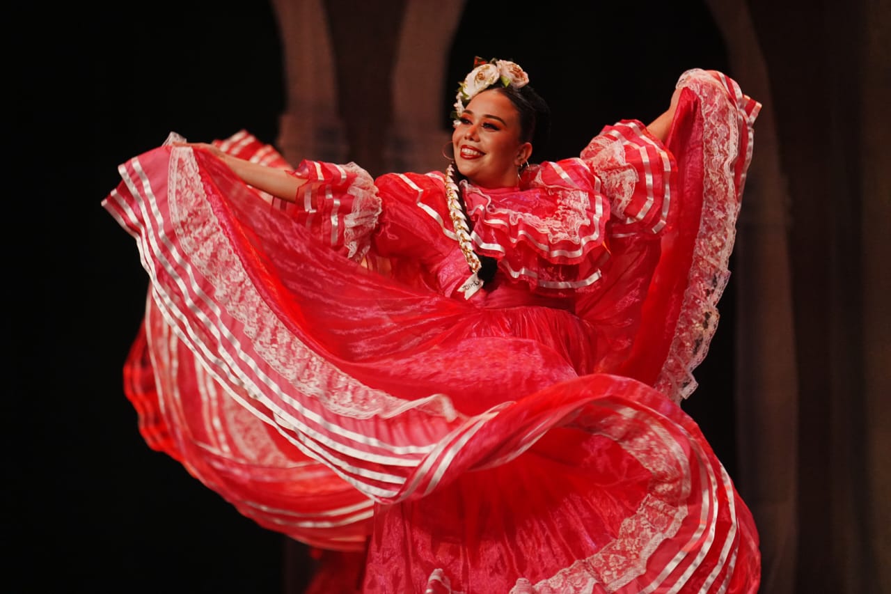Espectáculo "Herencia Mexicana" cautiva en Mazatlán