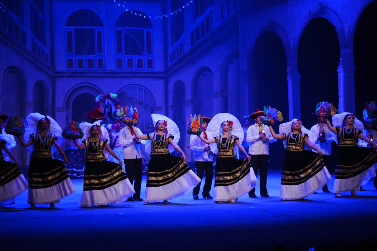 Espectáculo "Herencia Mexicana" cautiva en Mazatlán