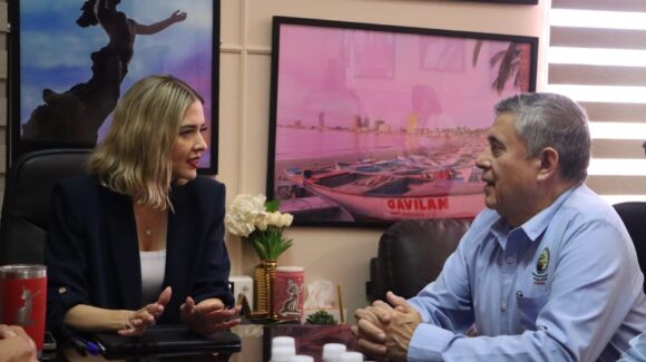 Ayuntamiento y Asipona revisan el proyecto de rehabilitación del Puente Juárez en Mazatlán, Sinaloa