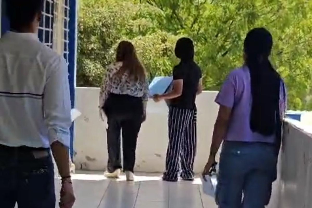 Estudiantes de la Escuela de Ingeniería de la Universidad Autónoma de Sinaloa (UAS), en la unidad Los Mochis