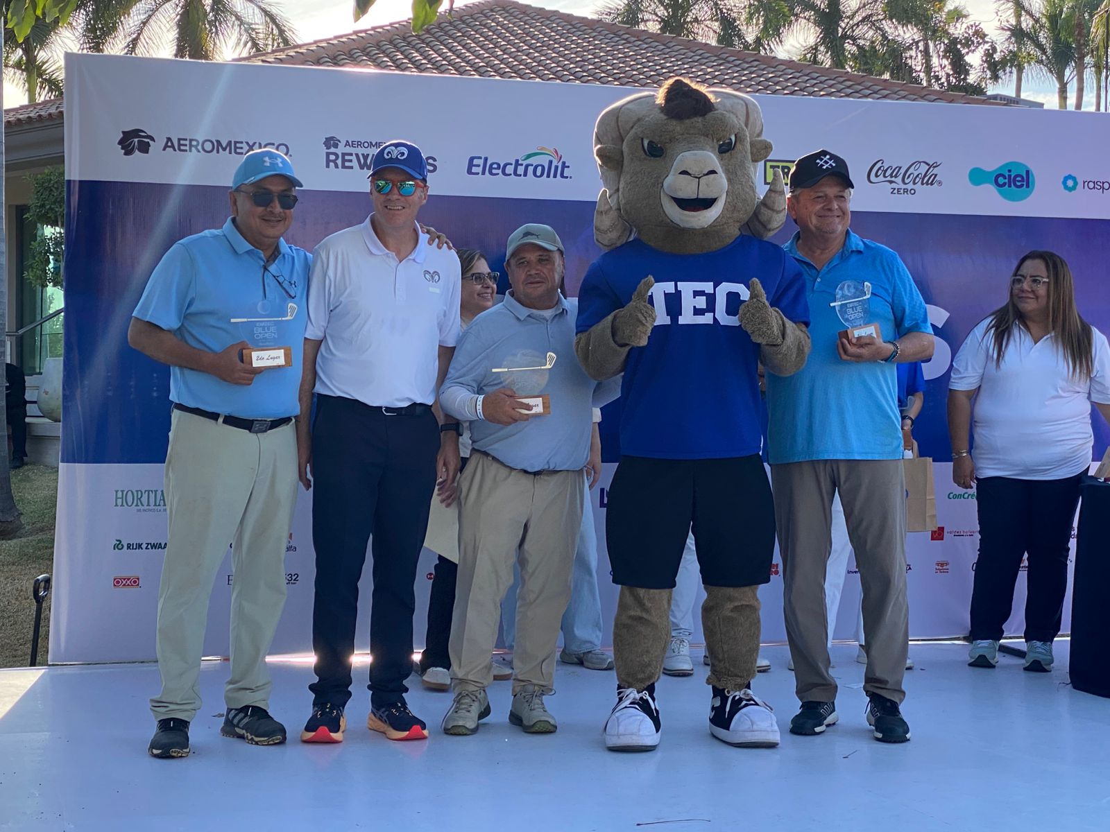 Premiación de Torneo de Golf Exatec Blue Open