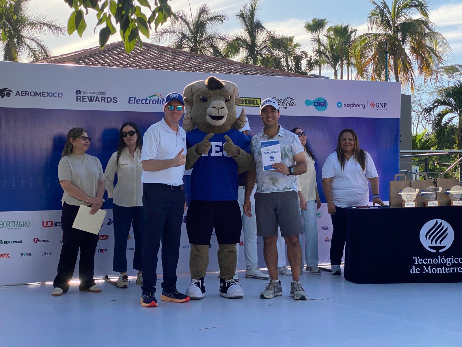 Premiación de Torneo de Golf Exatec Blue Open