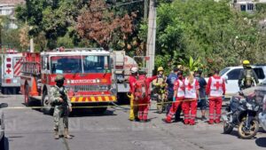 explosion de condominios en culiacan paramedicos