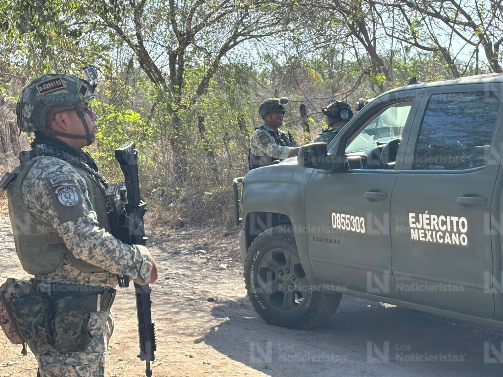 Escena resguardada por militares en la Limita de Itaje en Culiacán