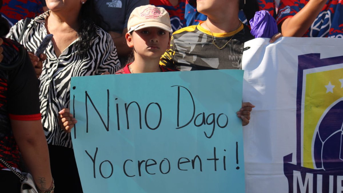 familiares y alumnos de entrenadores de futbol protestan en mazatlan dago