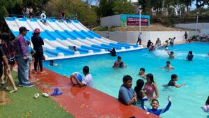 familias acuden a las albercas del parque culiacan lugar