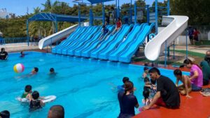 familias acuden a las albercas del parque culiacan sin