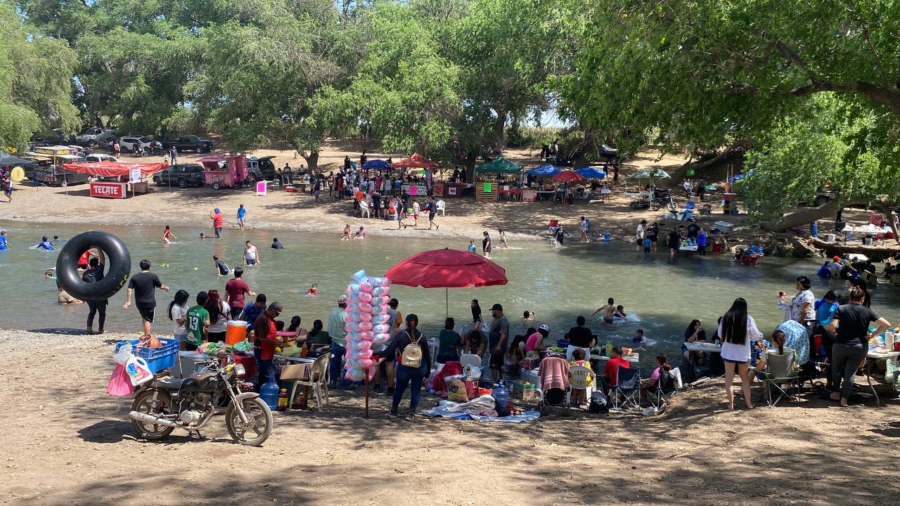 Familias de Guasave disfrutan de Plan del Río en jueves santo