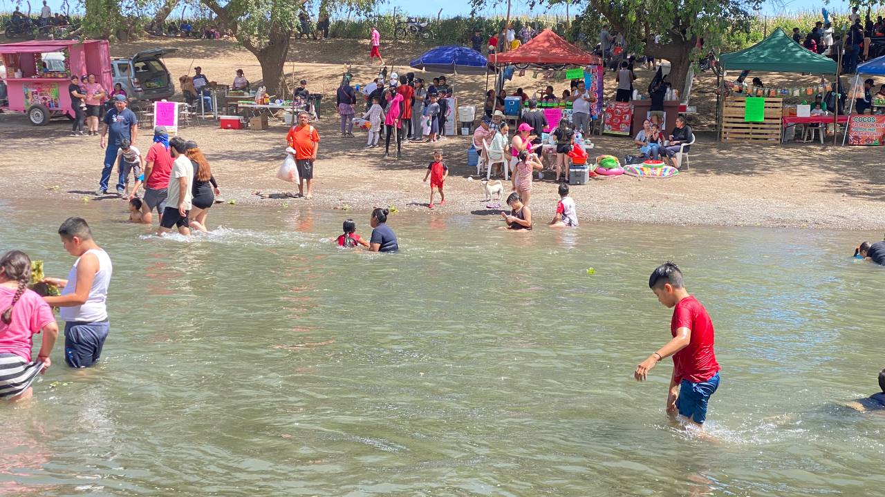 Familias de Guasave disfrutan de Plan del Río en jueves santo