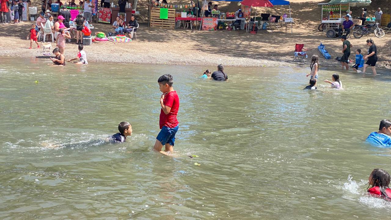 Familias de Guasave disfrutan de Plan del Río en jueves santo