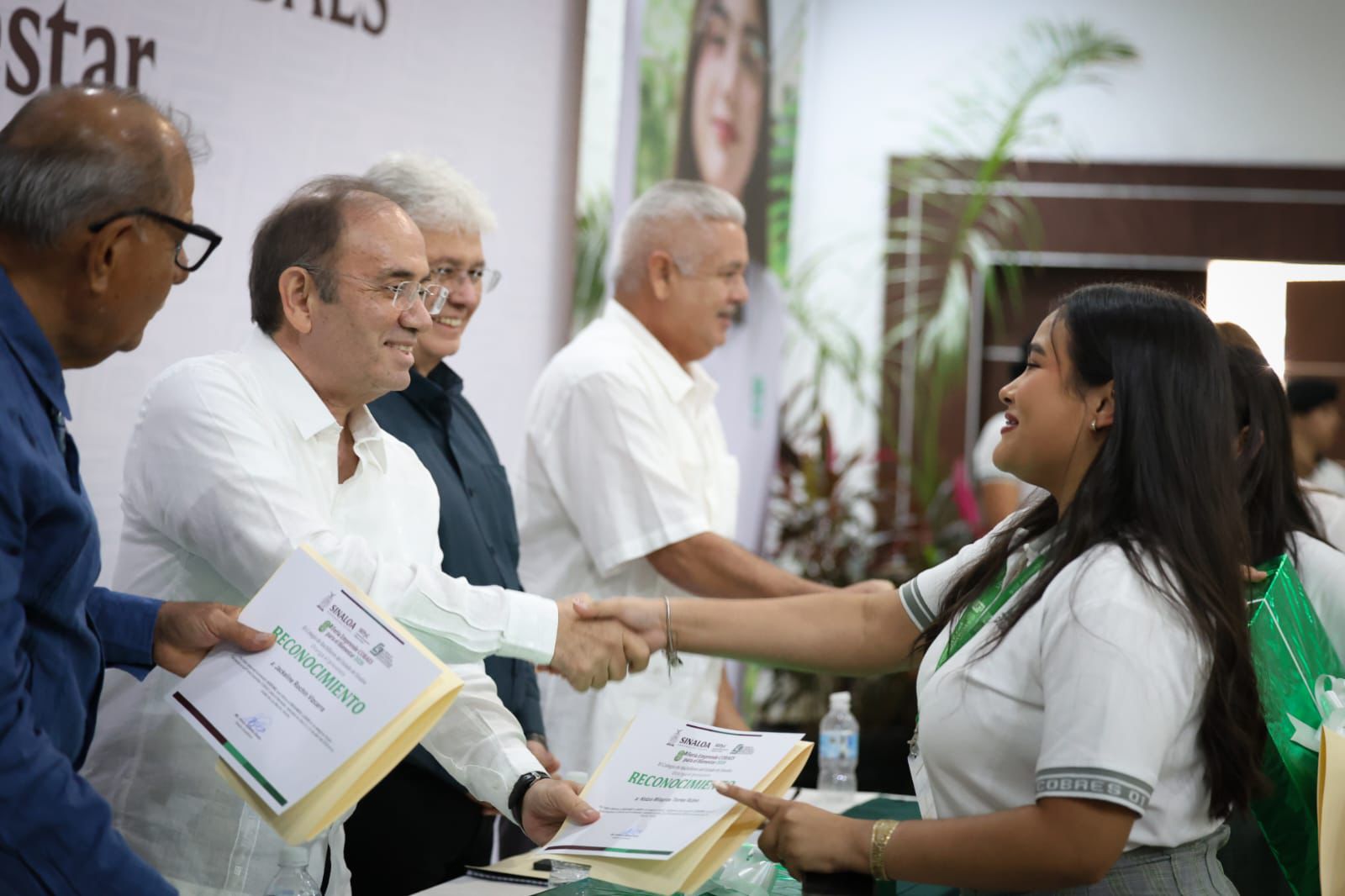 8ª Feria Emprende Cobaes para el Bienestar