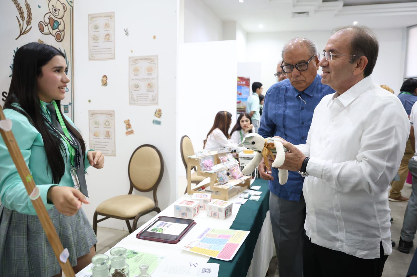 8ª Feria Emprende Cobaes para el Bienestar