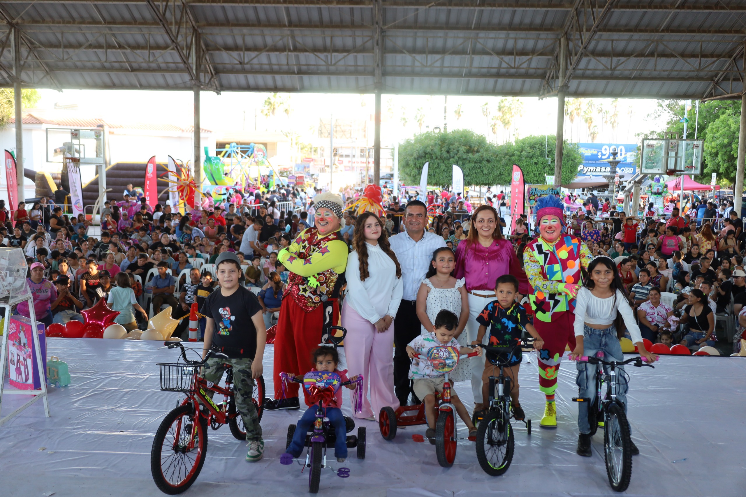 Festejos por el Día del Niño en comunidades de Navolato