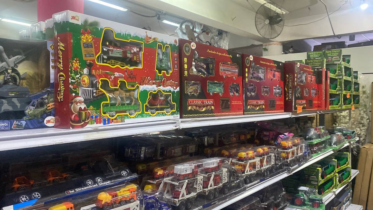 Repisas llenas y ventas vacías: comerciantes de Guasave, Sinaloa, anticipan flojo Día del Niño