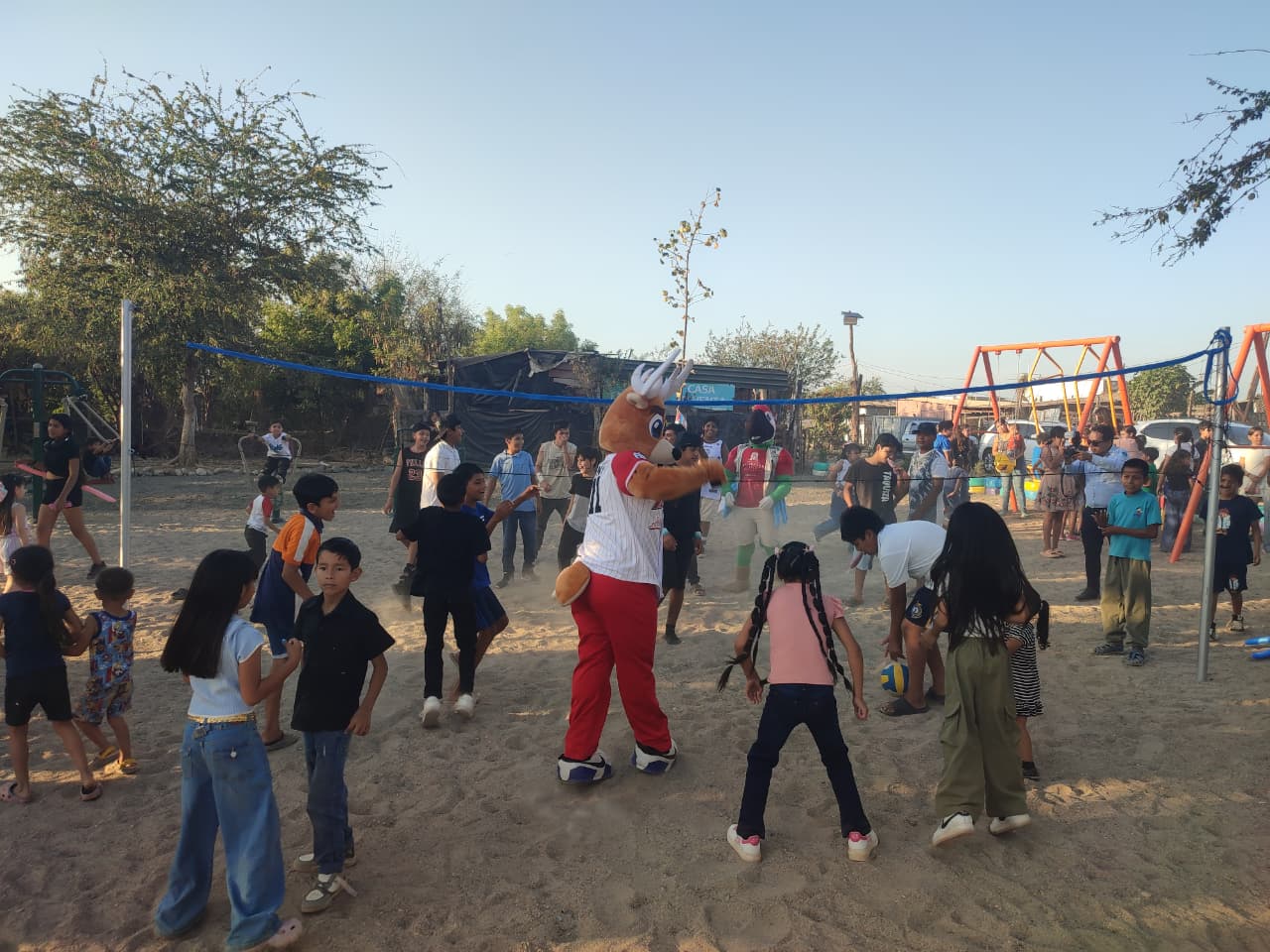 FODEN rehabilita parque en invasión Los Acantos, en Mazatlán