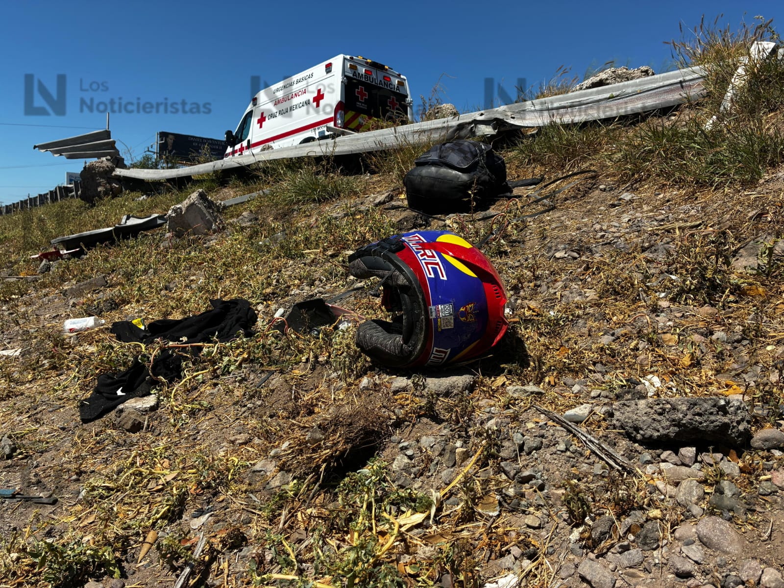 fuerte accidente en el trebol de los mochis deja un motociclista muerto