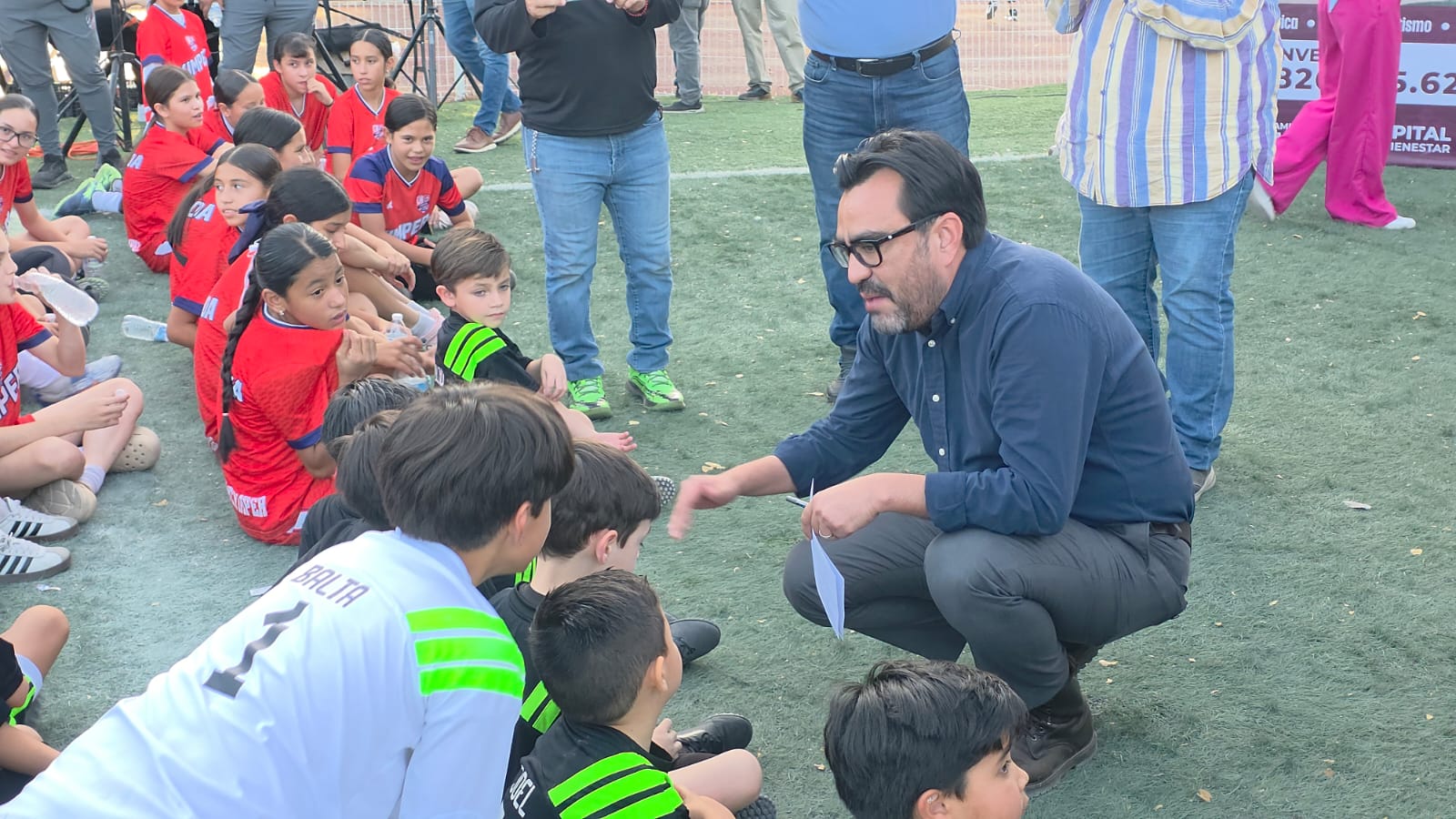 Gámez Mendívil da inicio a la remodelación de la cancha y pista de atletismo del Parque Constitución, Culiacán