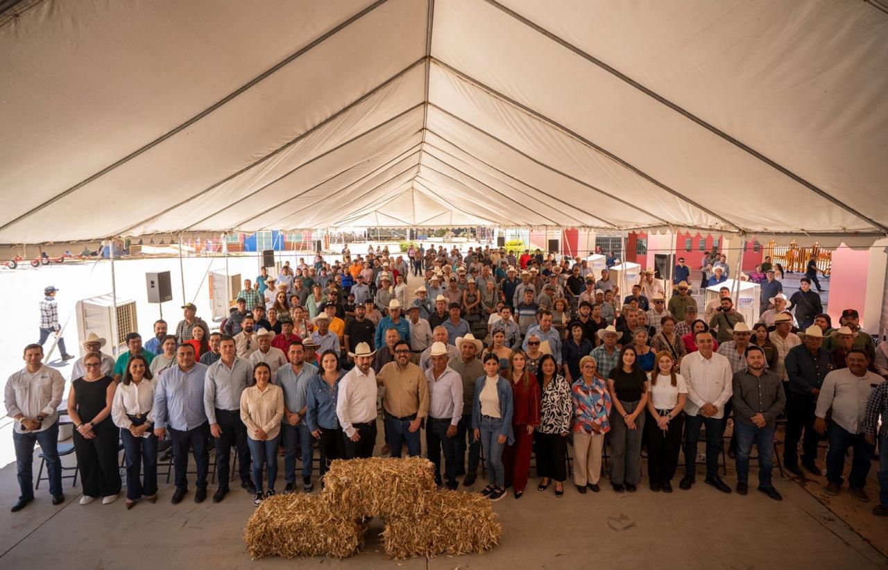 Gámez Mendívil entrega apoyos al sector ganadero de Culiacán y Eldorado, Sinaloa