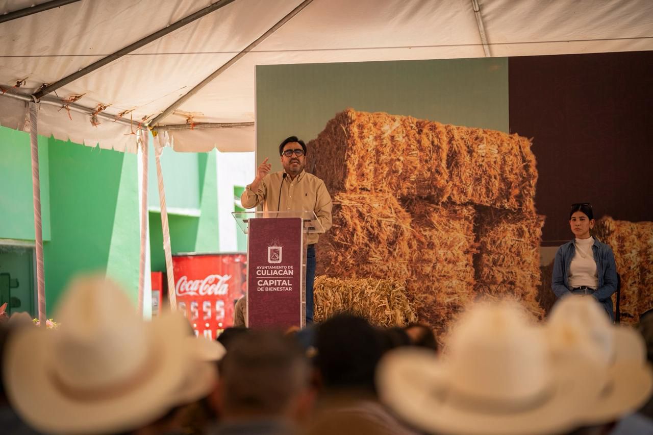 Gámez Mendívil entrega apoyos al sector ganadero de Culiacán y Eldorado, Sinaloa
