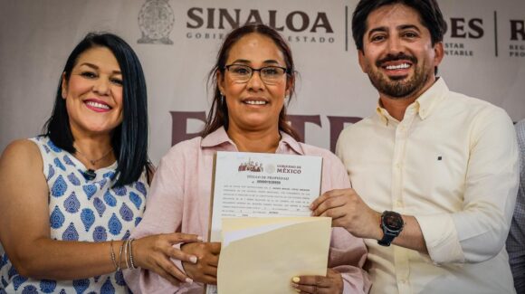 Gobierno de Sinaloa lleva certeza jurídica a Choix, con la entrega de 1,384 acciones patrimoniales