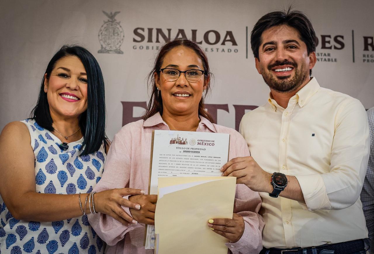 Gobierno de Sinaloa lleva certeza jurídica a Choix