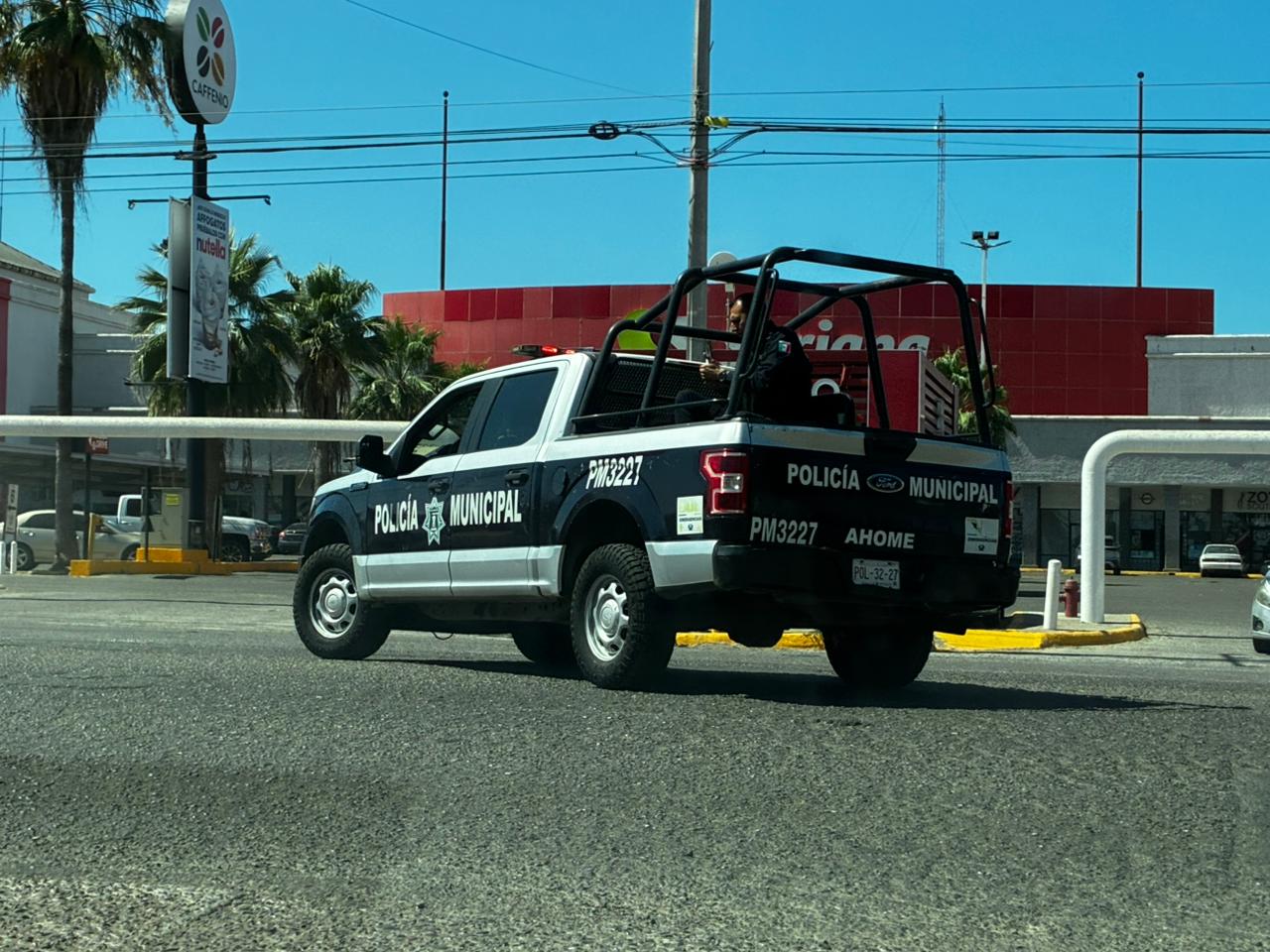 Adulto mayor queda sin vida afuera de un supermercado de Los Mochis