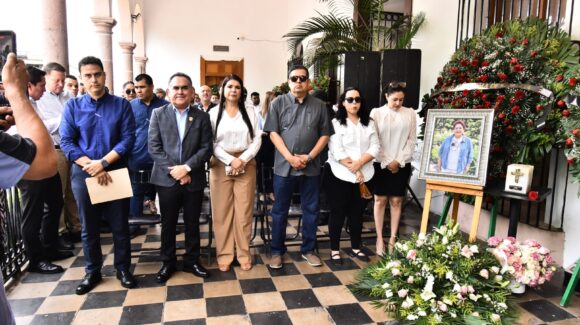 Madueña Molina encabeza emotivo homenaje póstumo a la trayectoria de Jesús Guadalupe Salazar “Fanny”, pilar del servicio universitario