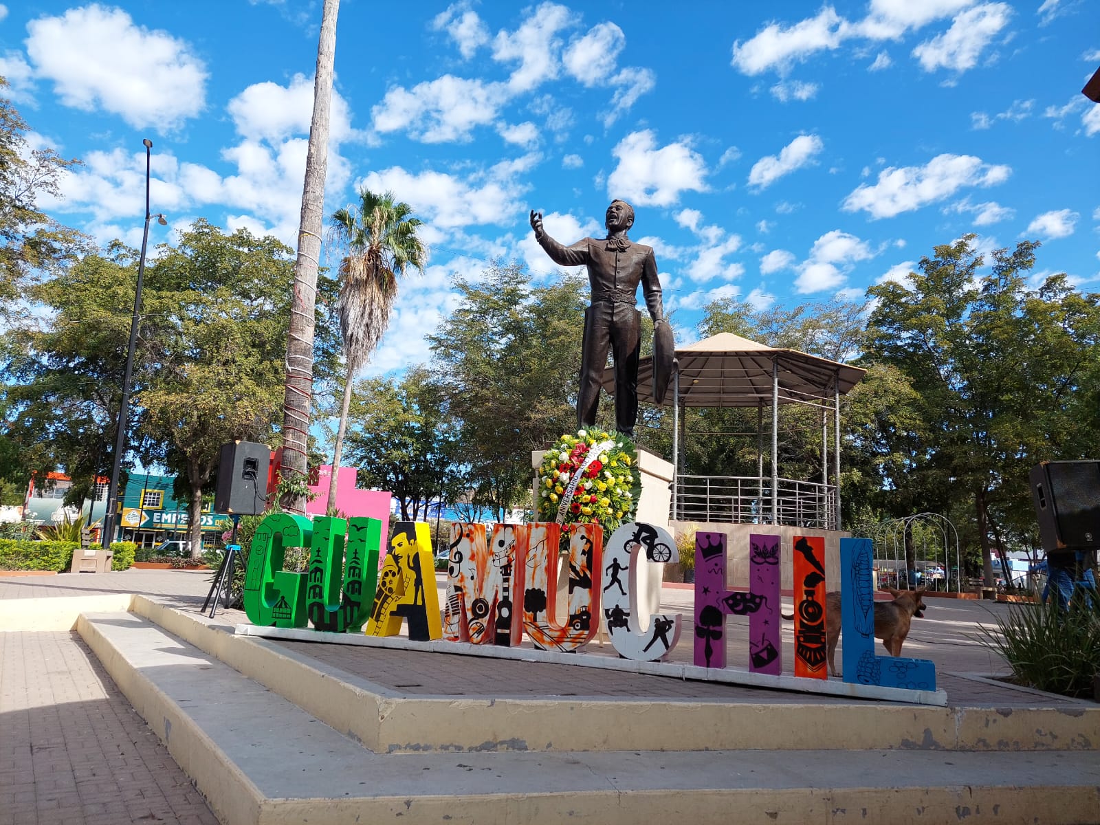 Monumento en homenaje a Pedro Infante
