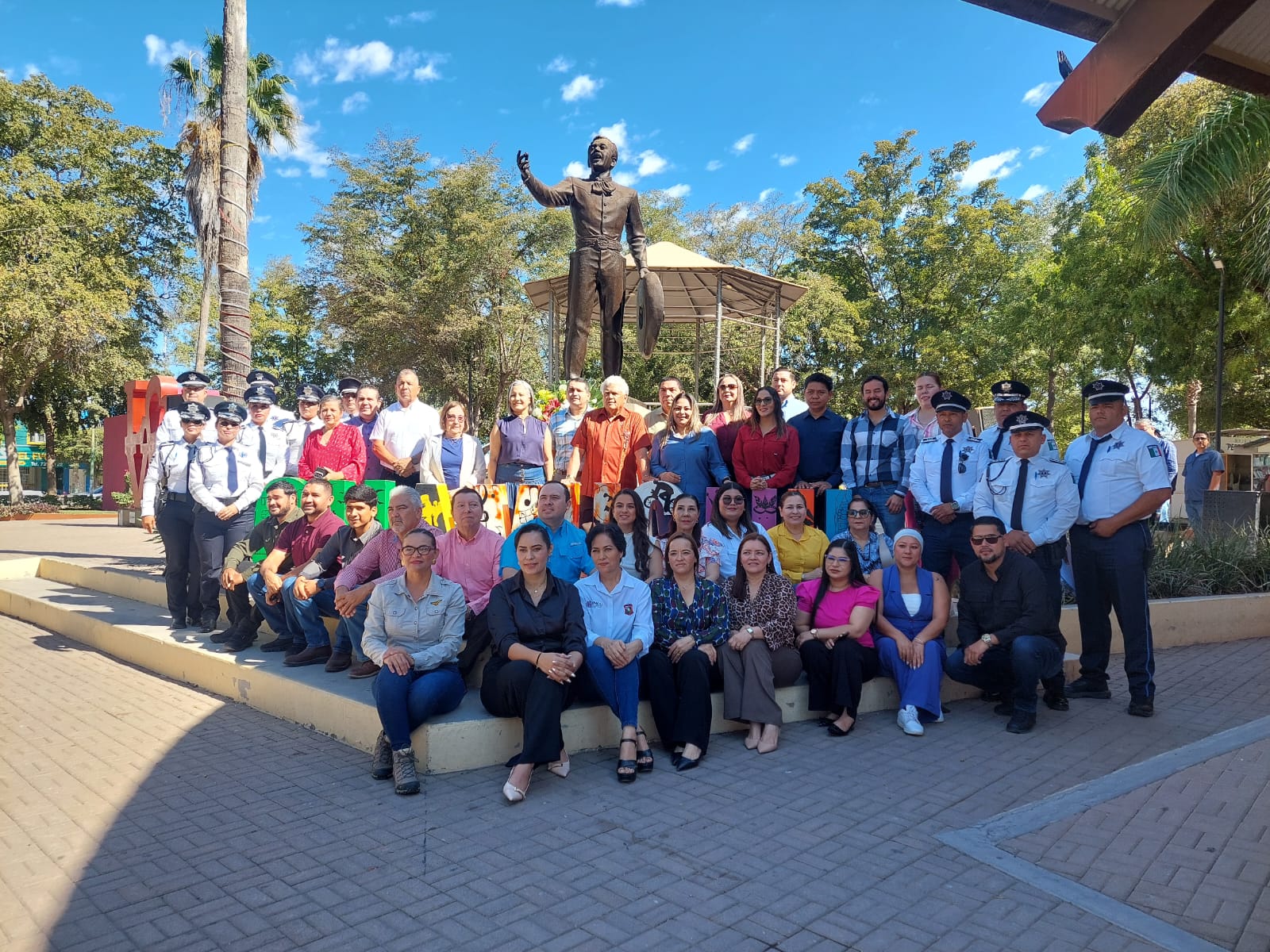 Autoridades de Salvador Alvarado rindieron homenaje a Pedro Infante