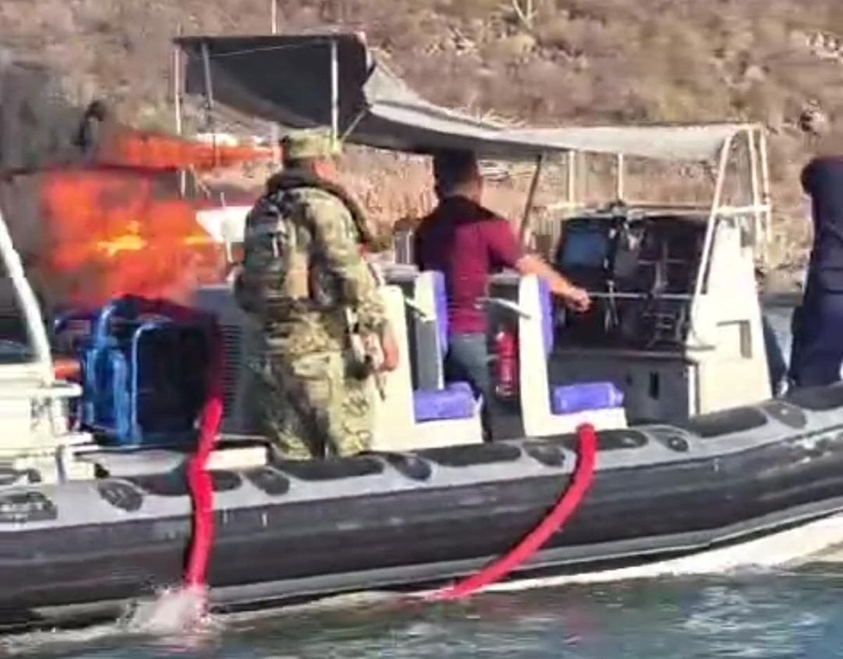 Incendio de yate en Topolobampo