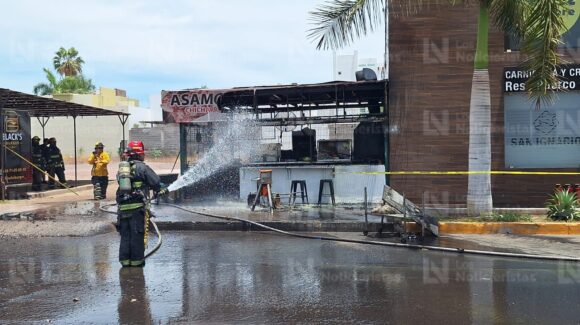 Se incendia asadero de carnicería en el sector La Conquista de Culiacán, Sinaloa