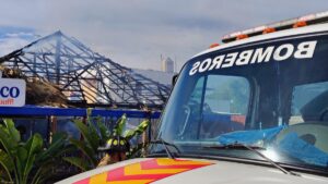 incendio en restaurante de mariscos de mazatlan bomberos