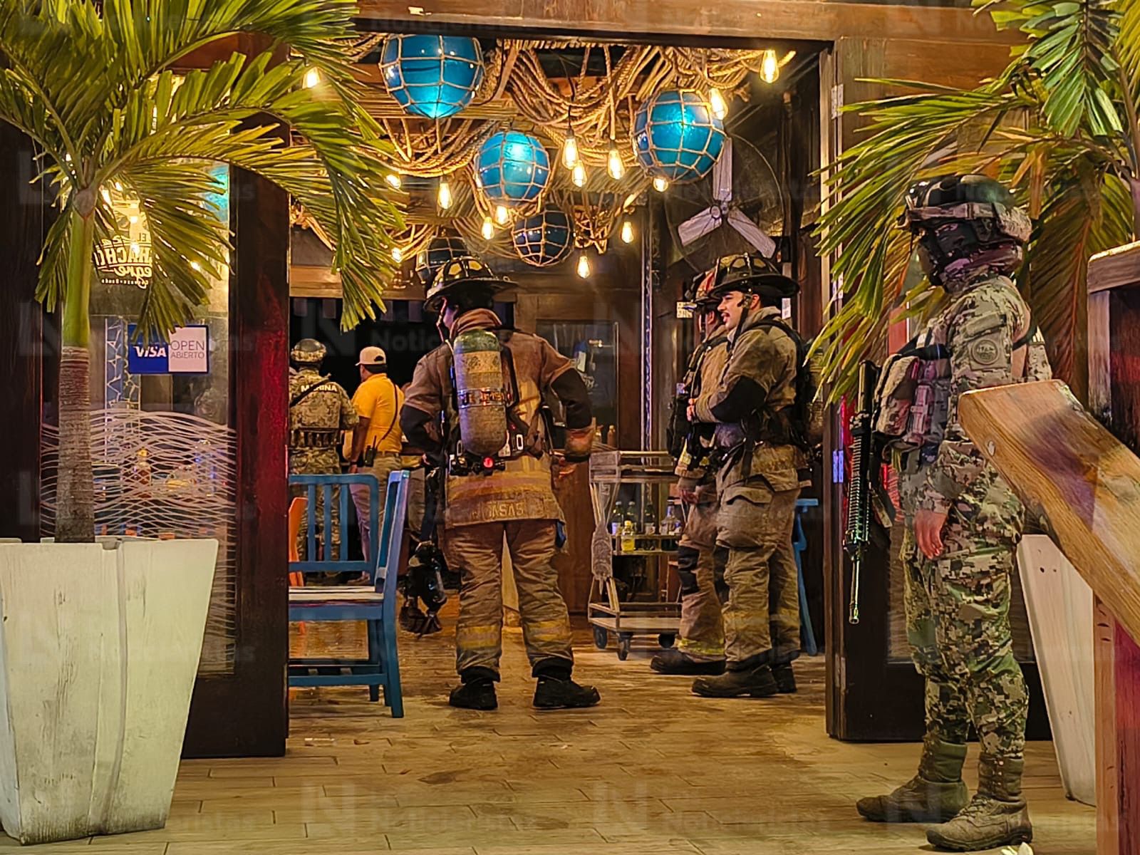 Controlan incendio en comercio de Mazatlán, Sin.