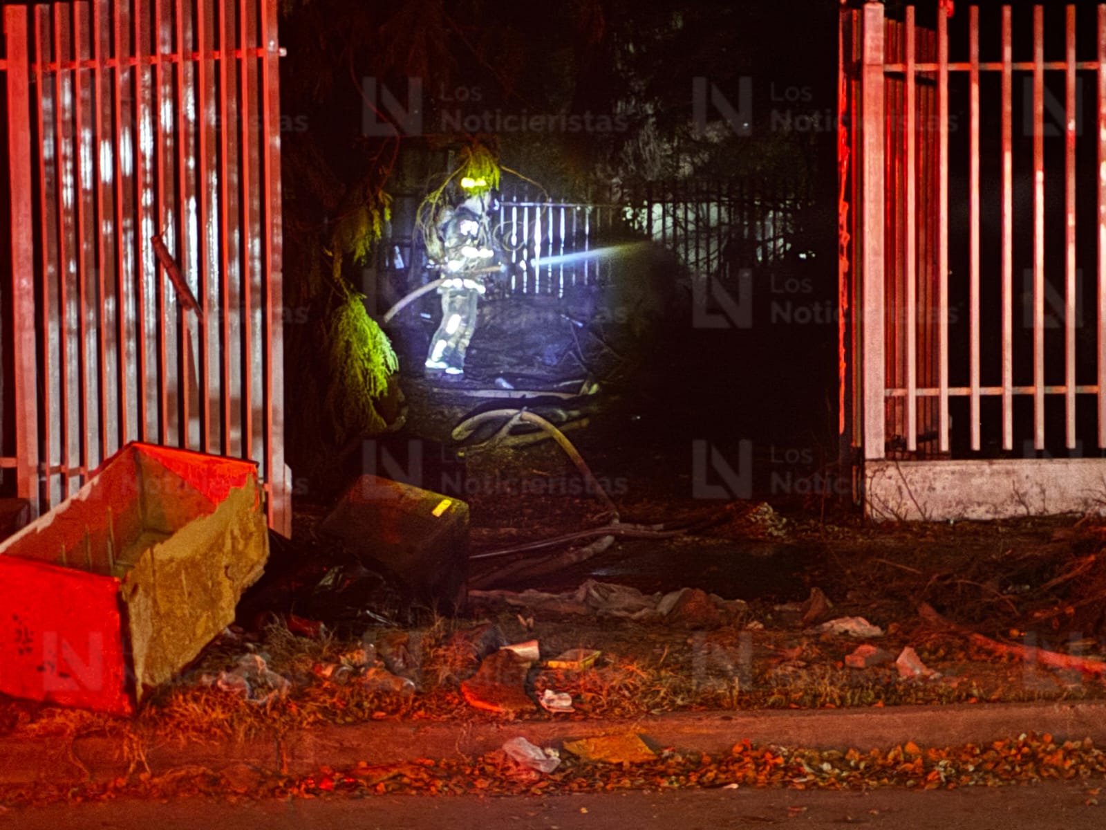 Explota tanque de gas en el Cetis 68 de Los Mochis