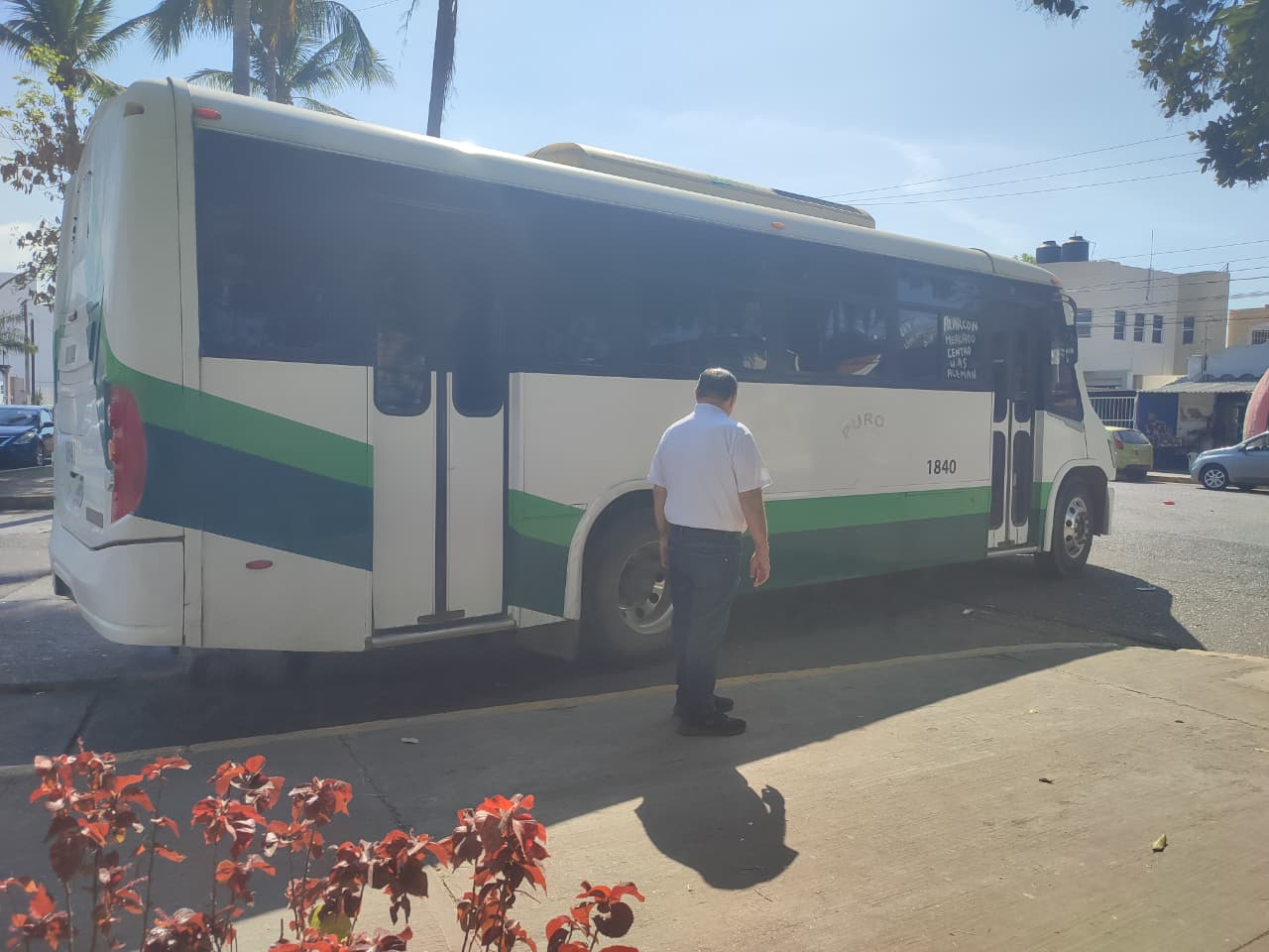 Inspección y revisión a las unidades de camiones urbanos