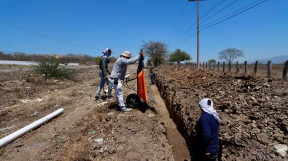 Instalan nueva red de agua potable para El Vainillo y comunidades rurales de Mazatlán, Sinaloa