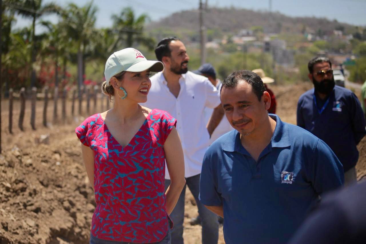 Instalación de nueva red de agua potable en El Vainillo, Mazatlán