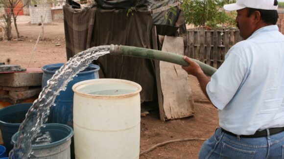 Buscan licitación de pipas que ayuden a llevar agua a comunidades que enfrentan sequía en Sinaloa