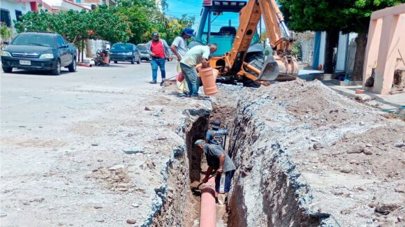 Japac fortalece el sistema de alcantarillado sanitario en la colonia Rubén Jaramillo, en Culiacán