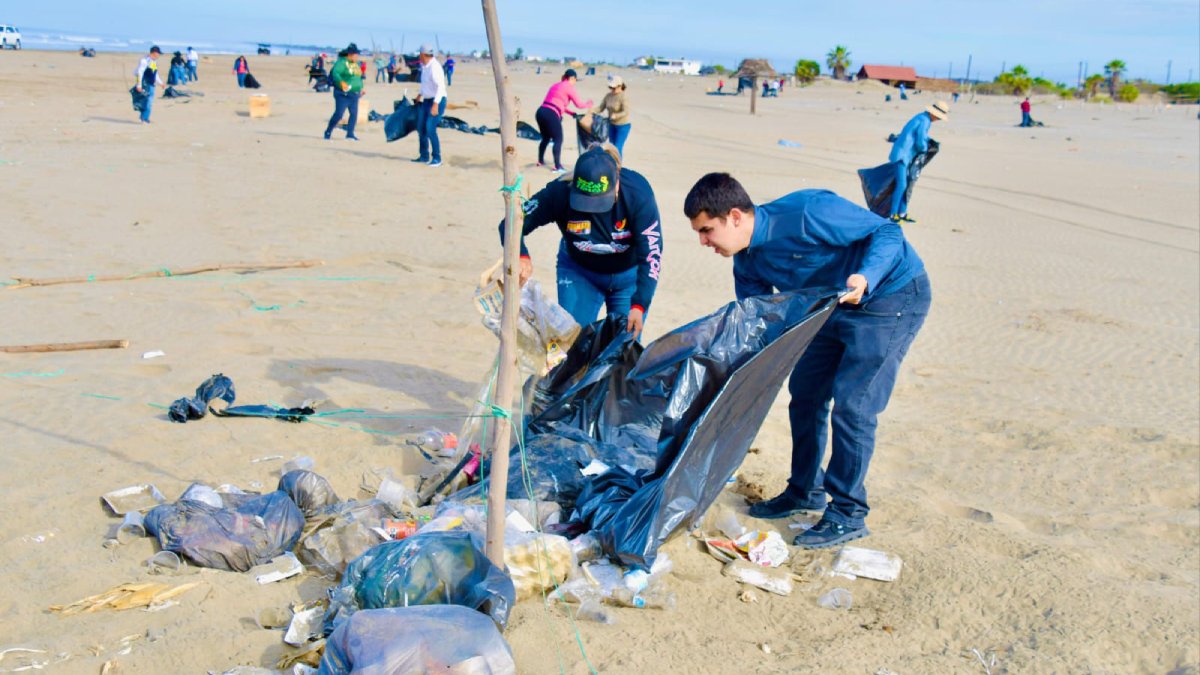 jornada de limpieza en playas de guamuchil lugar