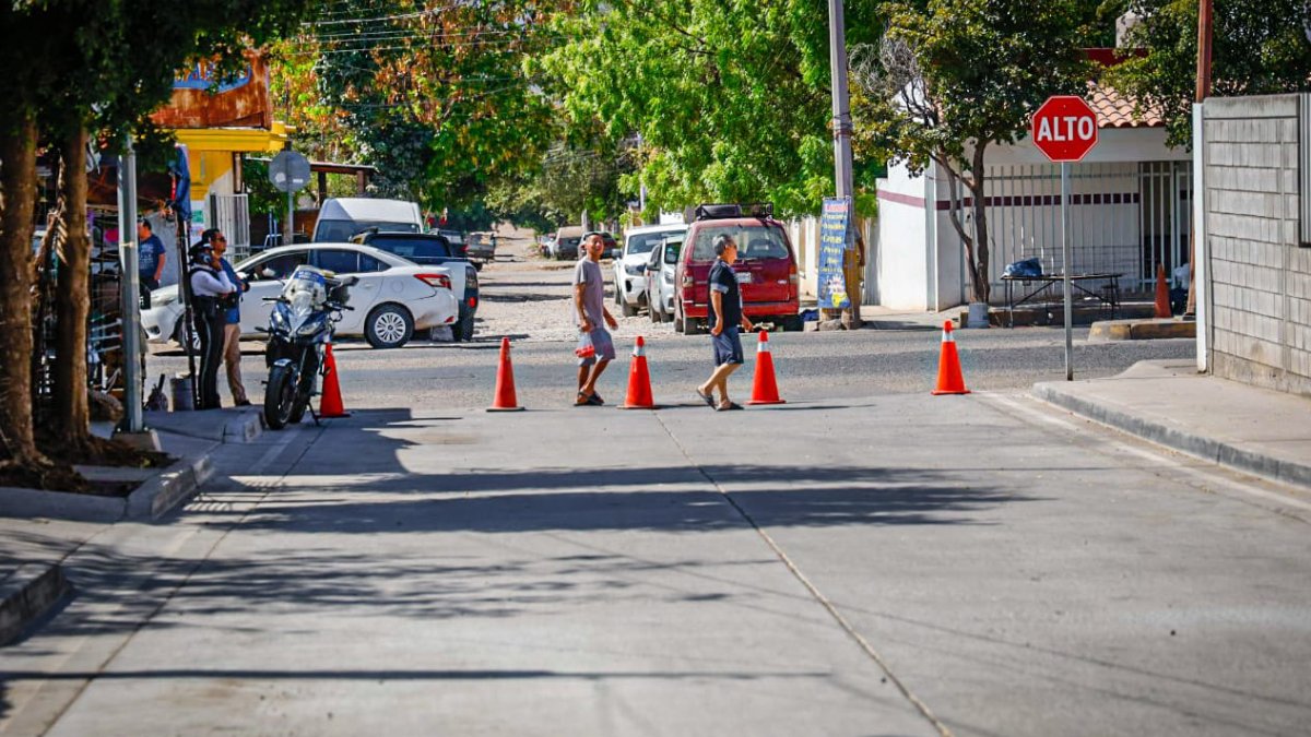 juan de dios gamez mendivil entrega pavimentacion en culiacan calle