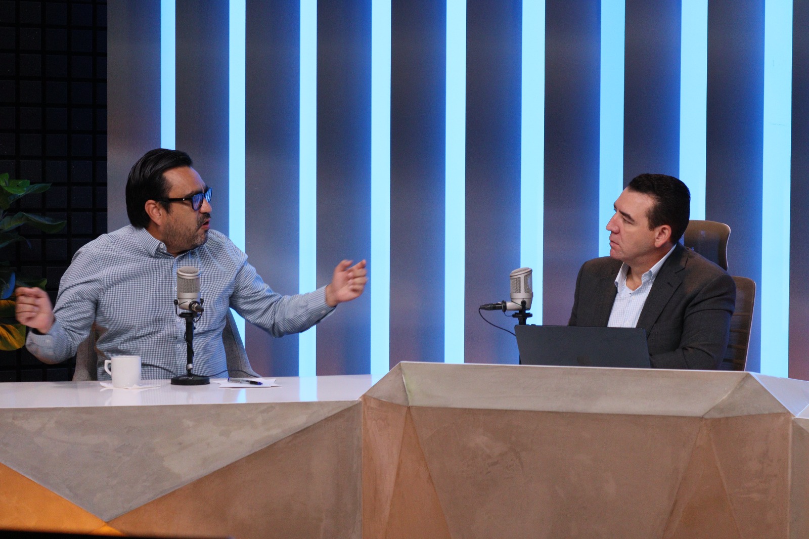 Juan de Dios Gámez en entrevista con Luis Alberto Díaz en Los Noticieristas